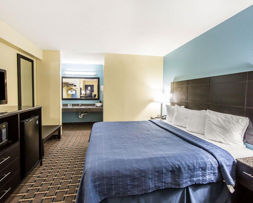 Oyo Hotel Knoxville Tn Cedar Bluff I-40 المظهر الخارجي الصورة